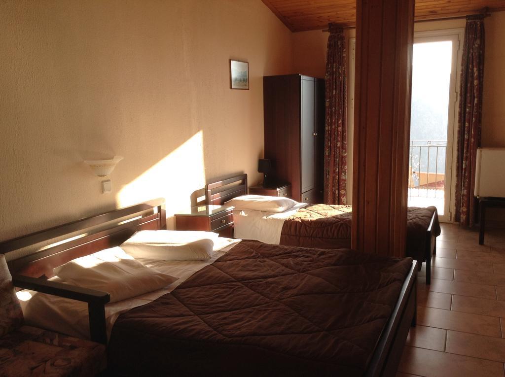Hotel Lefas Delphi Buitenkant foto